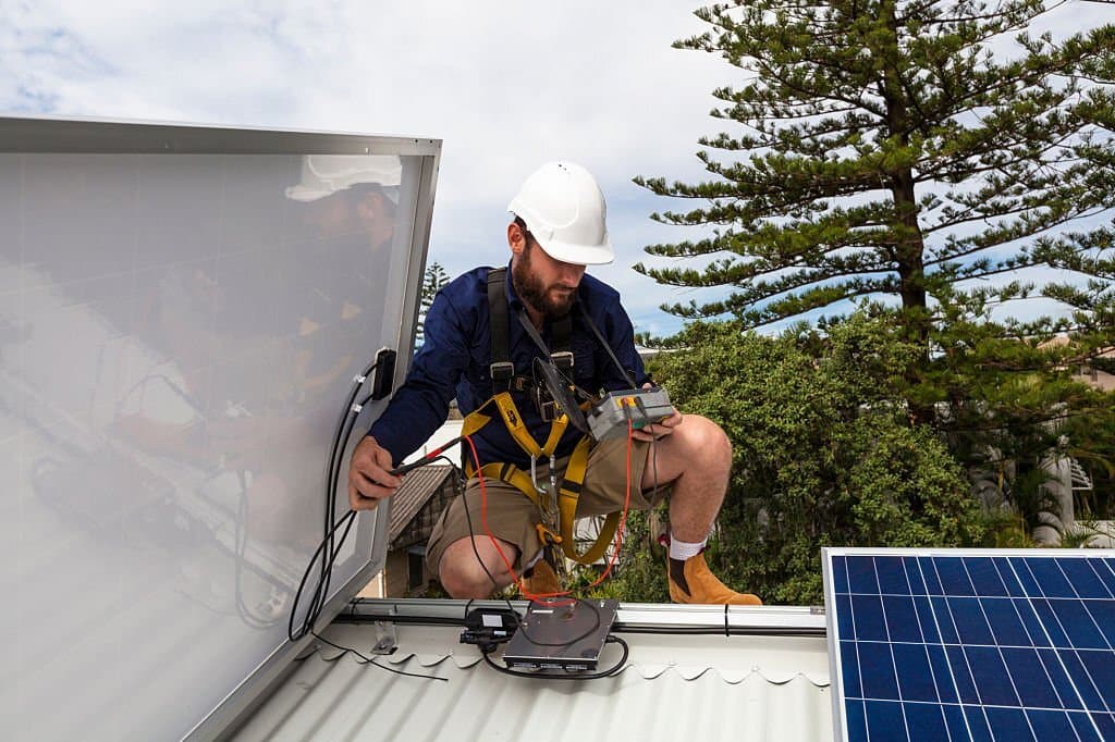Instalación de paneles solares en Lemon Grove, Condado de San Diego CA por San Diego Solar Surfers