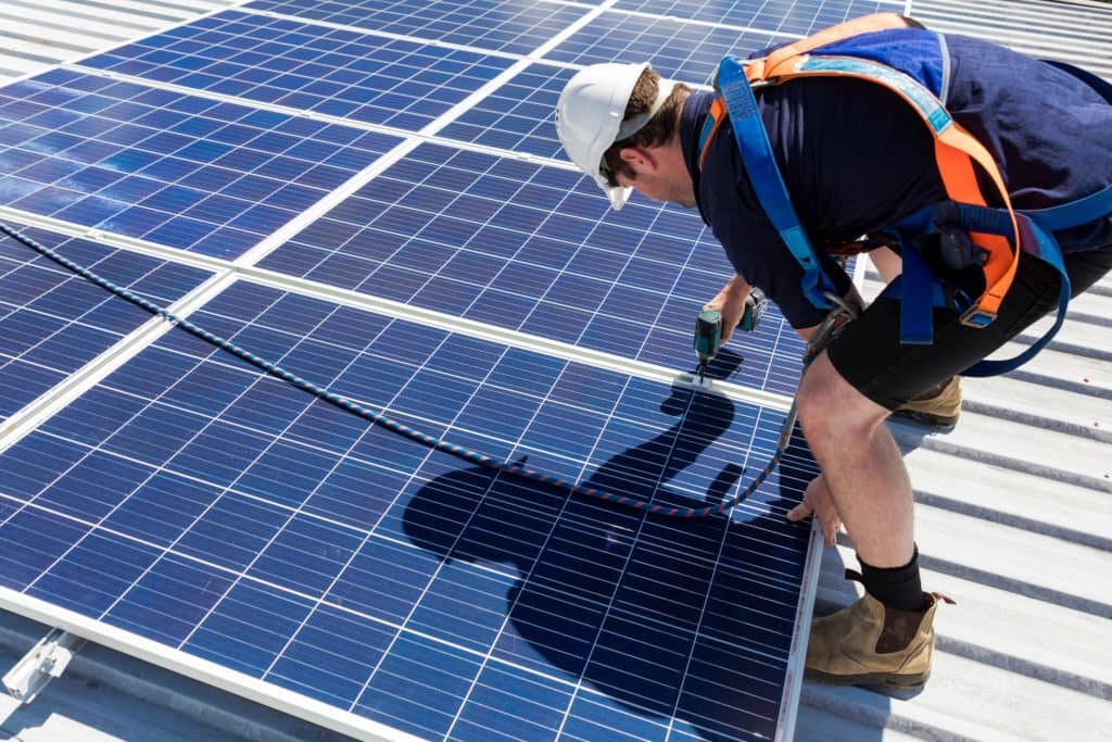 Instalación de paneles solares en Ramona, Condado de San Diego CA por San Diego Solar Surfers